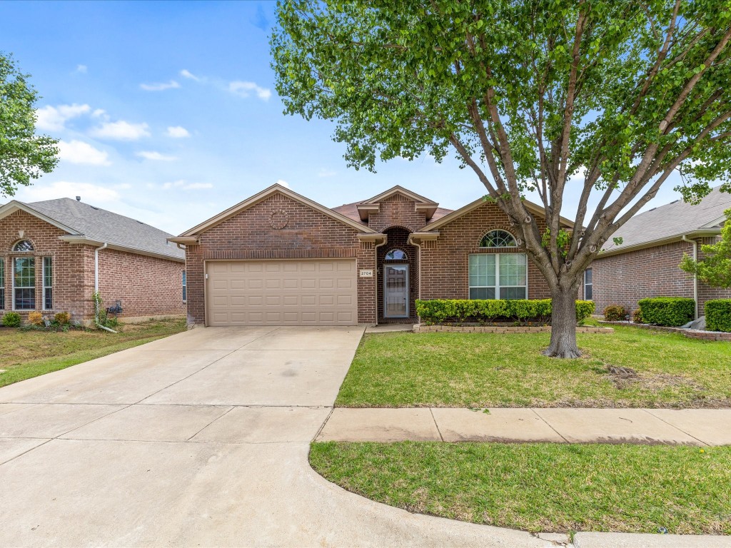 2704 Chadwick Drive Fort Worth TX 76131