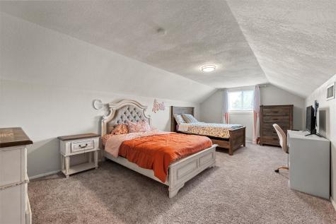 128 E Johnson Street Hewitt TX 76643