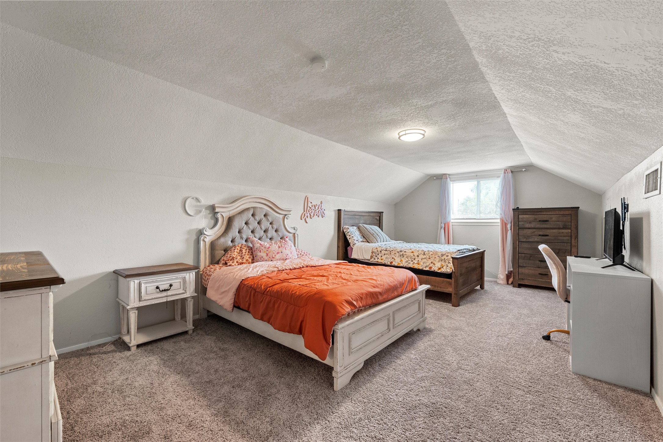 128 E Johnson Street Hewitt TX 76643