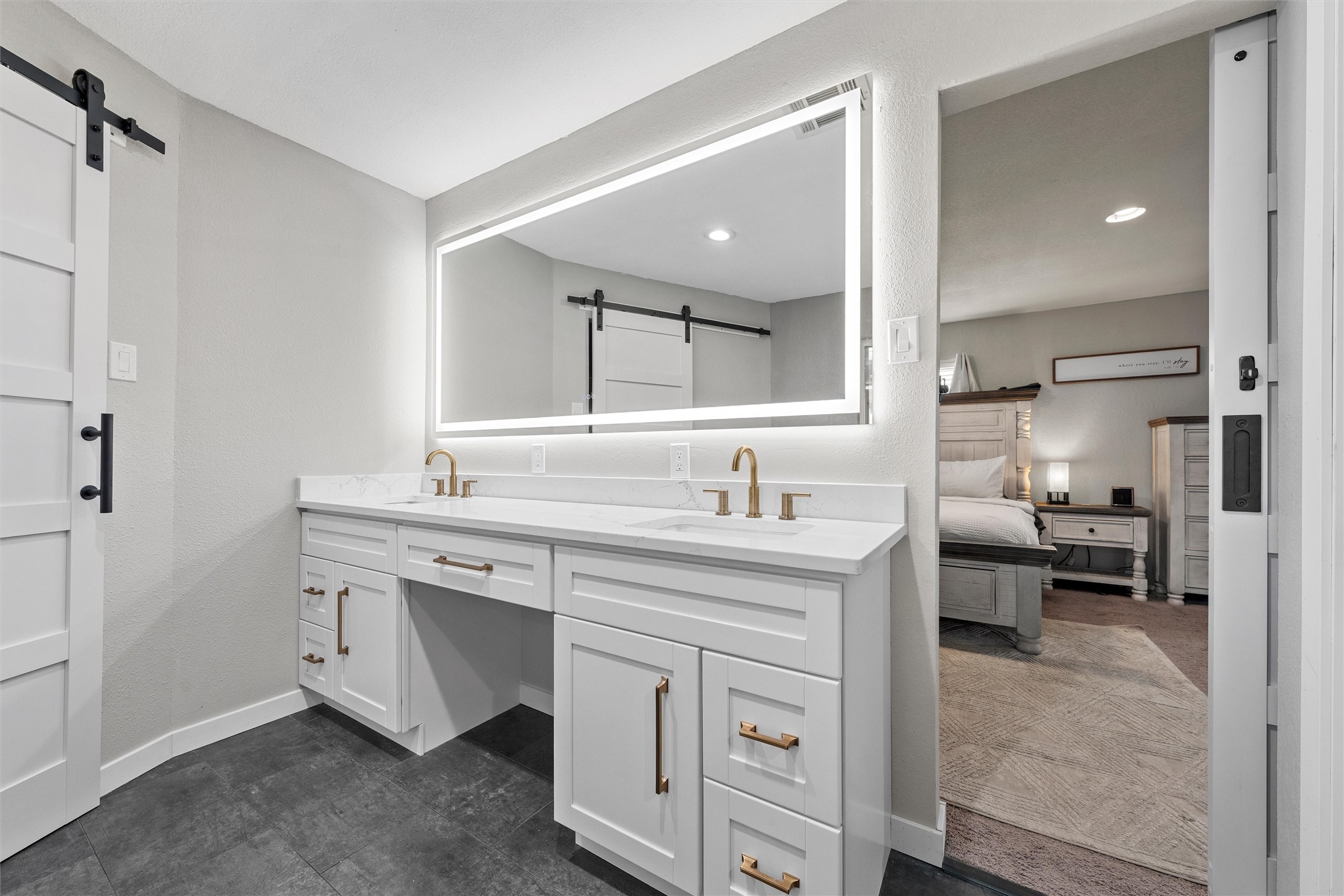 128 E Johnson Street Hewitt TX 76643