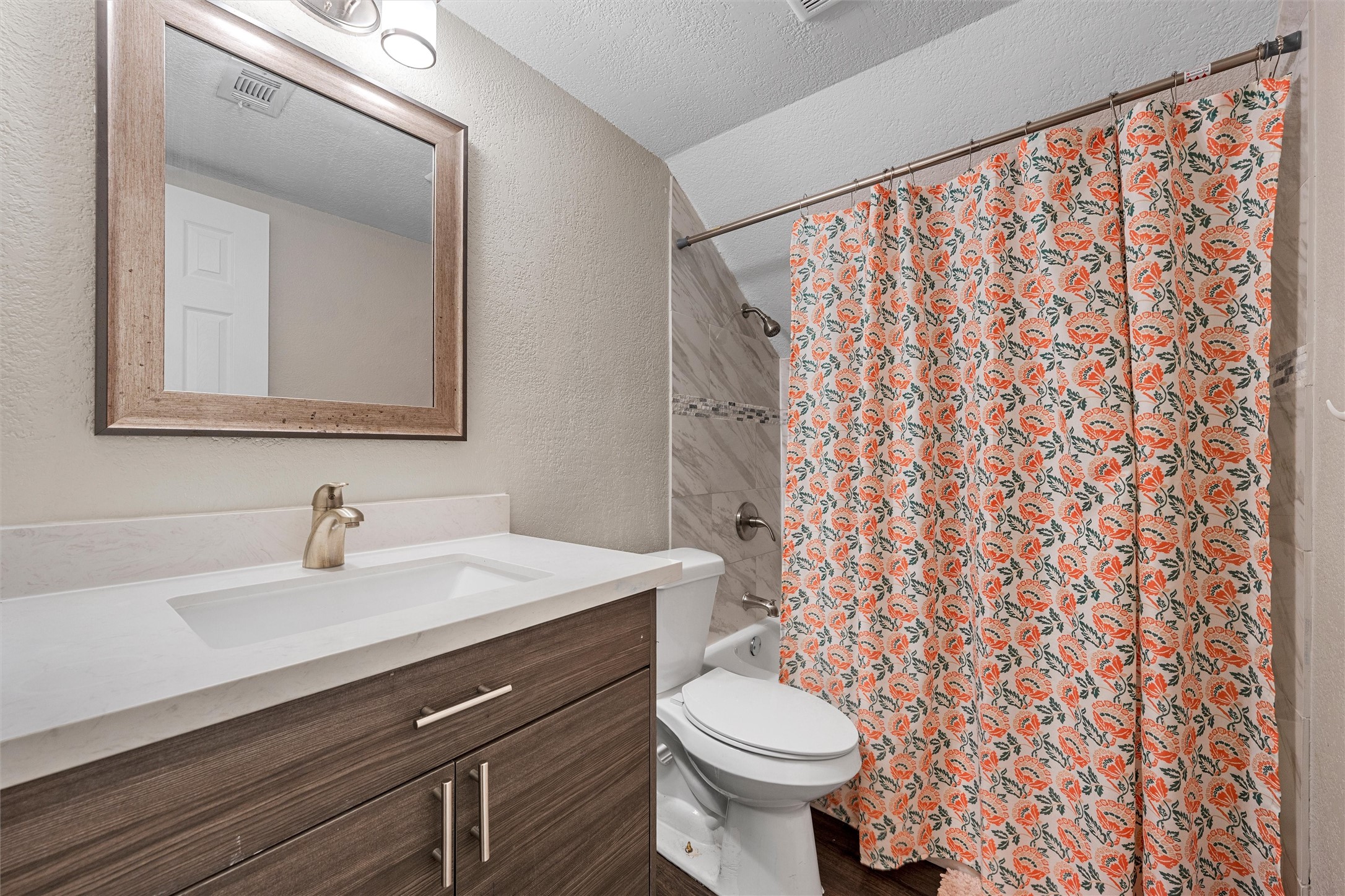 128 E Johnson Street Hewitt TX 76643