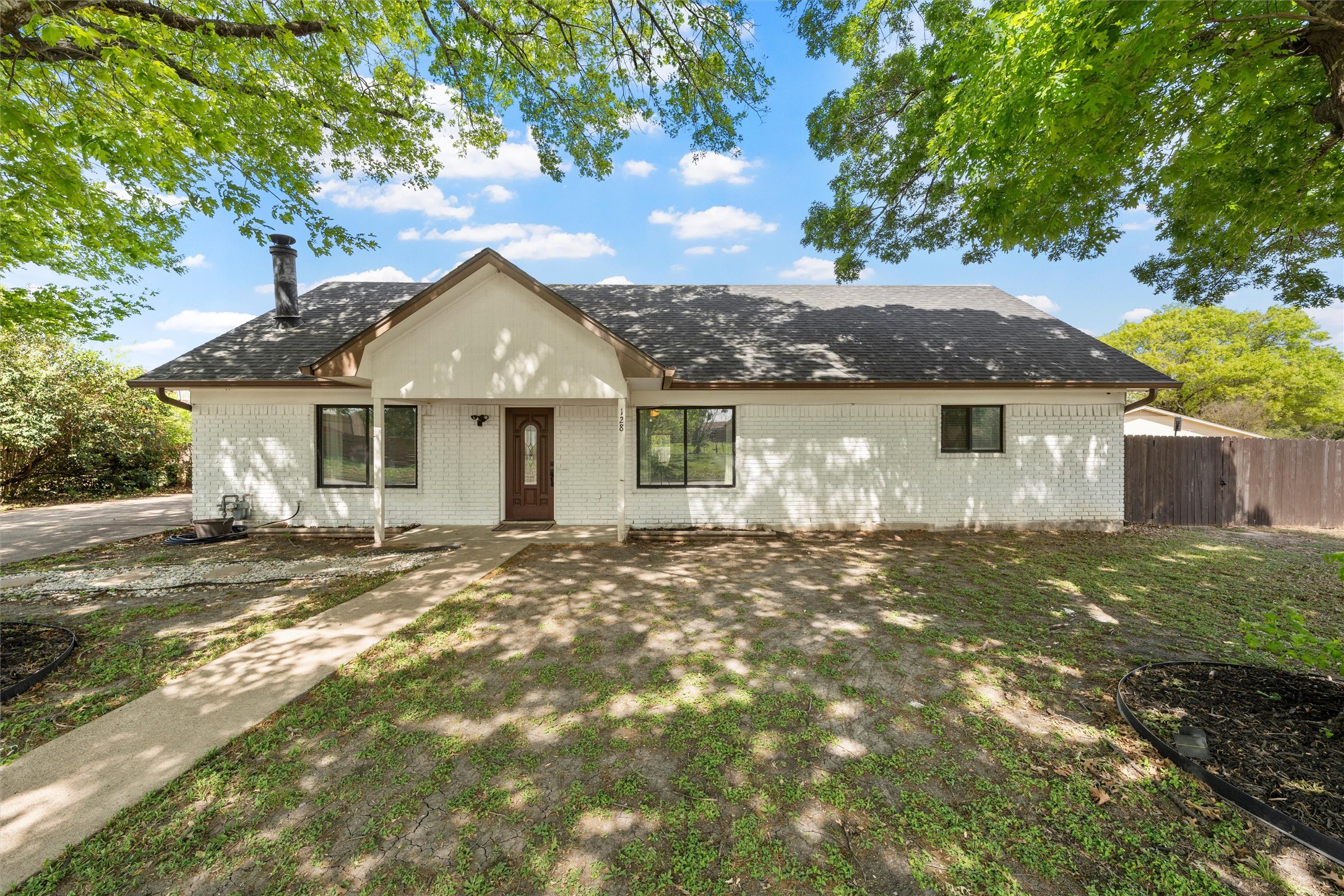 128 E Johnson Street Hewitt TX 76643