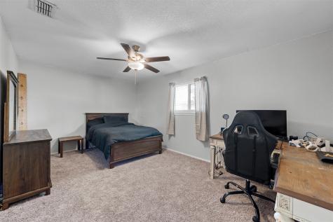 128 E Johnson Street Hewitt TX 76643