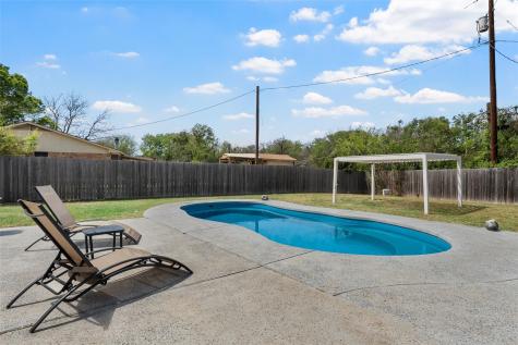 128 E Johnson Street Hewitt TX 76643