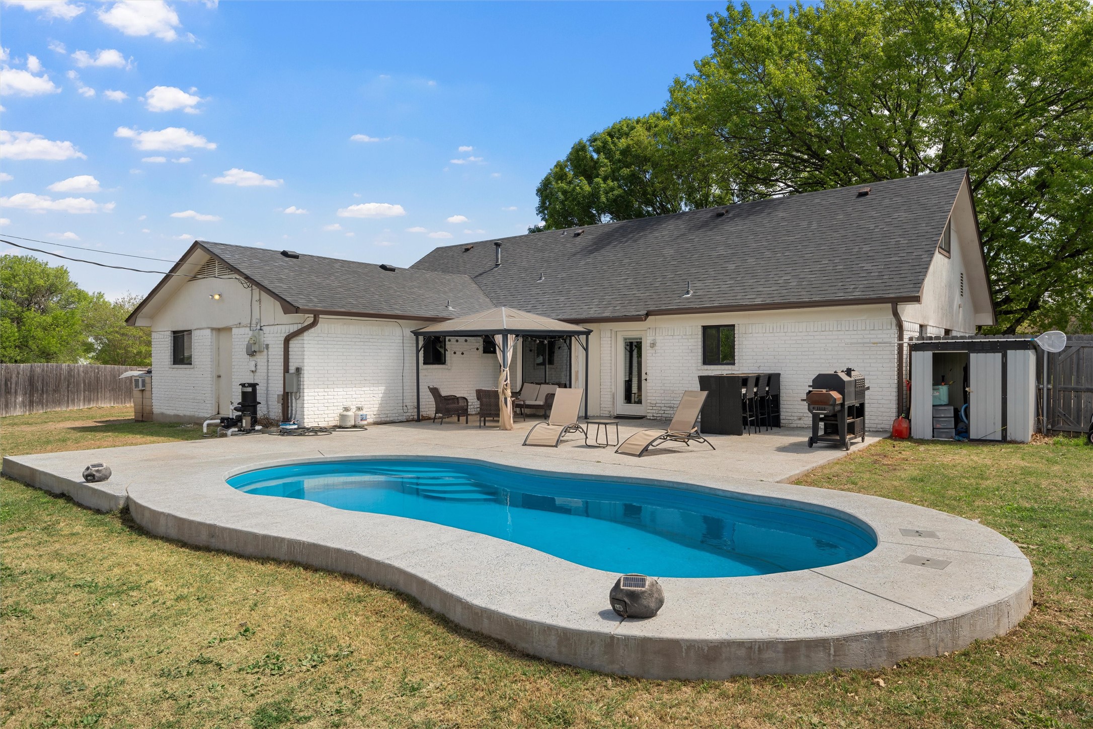 128 E Johnson Street Hewitt TX 76643