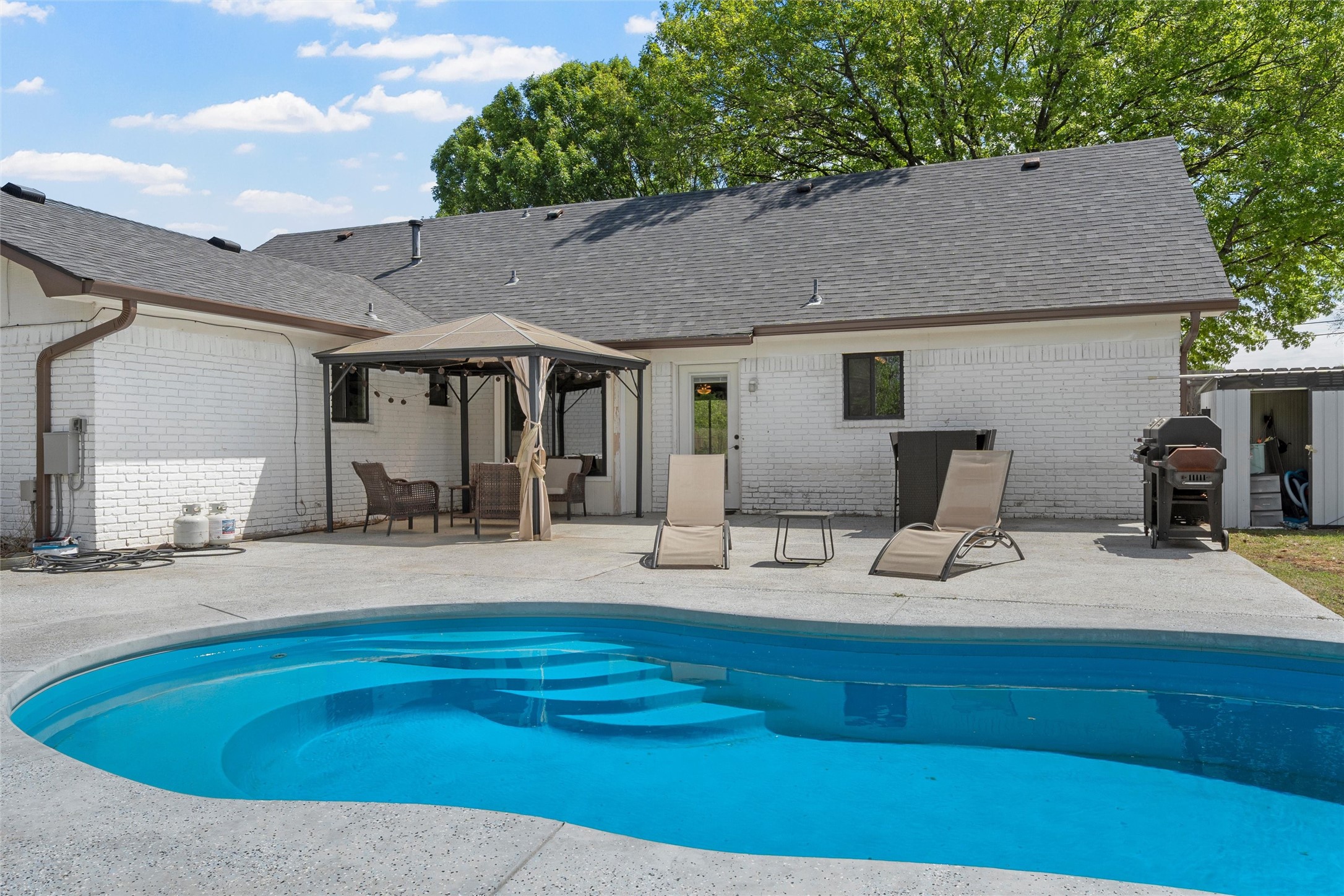 128 E Johnson Street Hewitt TX 76643