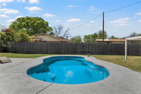 128 E Johnson Street Hewitt TX 76643