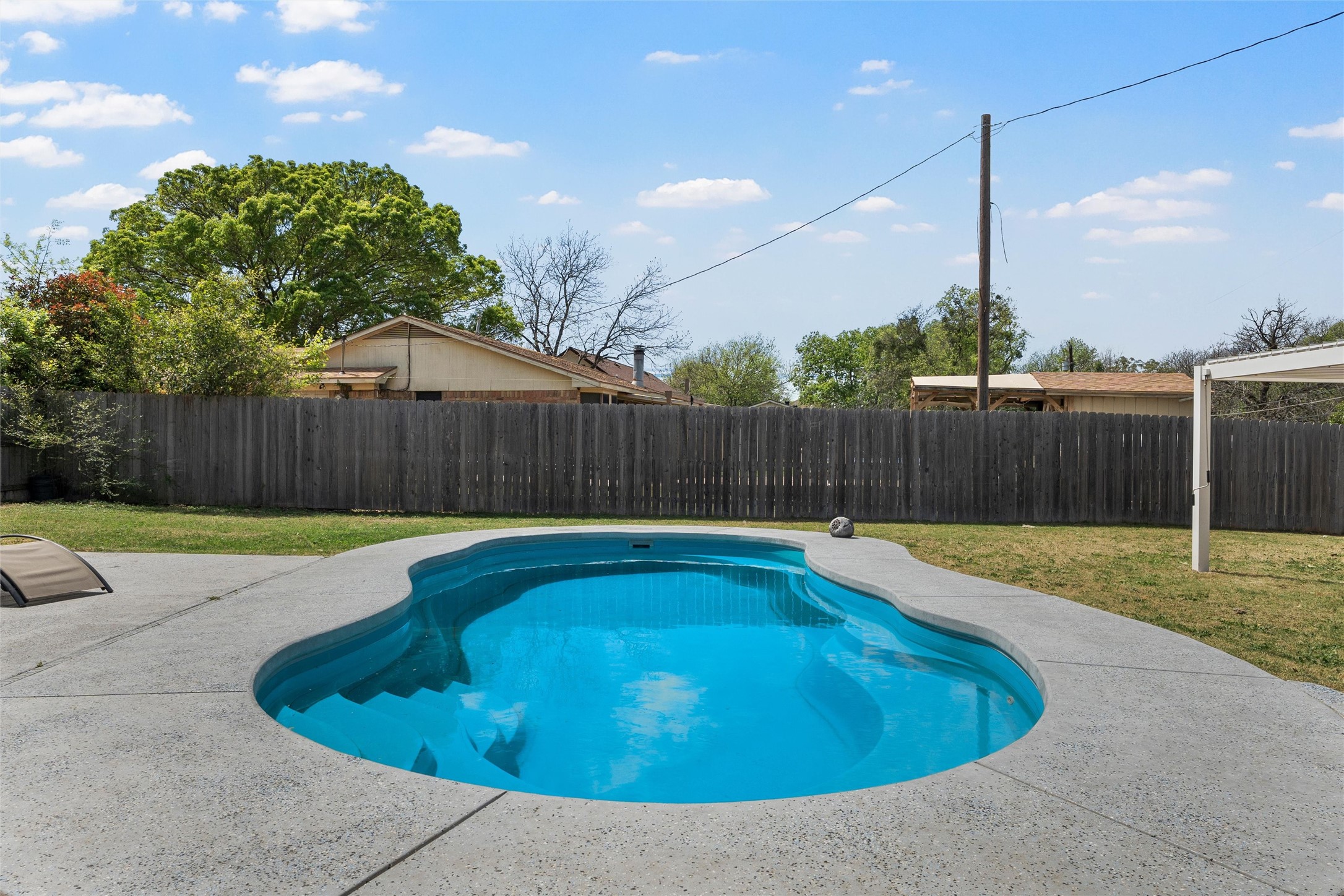 128 E Johnson Street Hewitt TX 76643