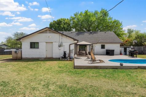 128 E Johnson Street Hewitt TX 76643