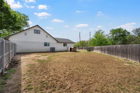 128 E Johnson Street Hewitt TX 76643