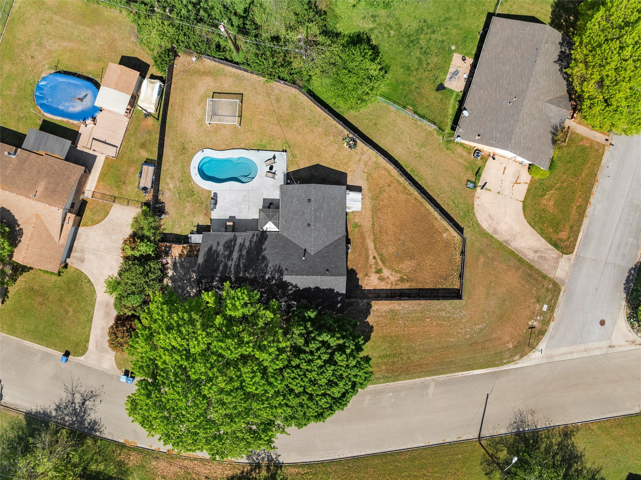 128 E Johnson Street Hewitt TX 76643