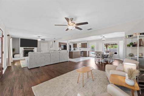 128 E Johnson Street Hewitt TX 76643