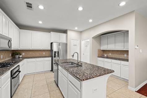 2832 Hidden Knoll Trail Frisco TX 75034