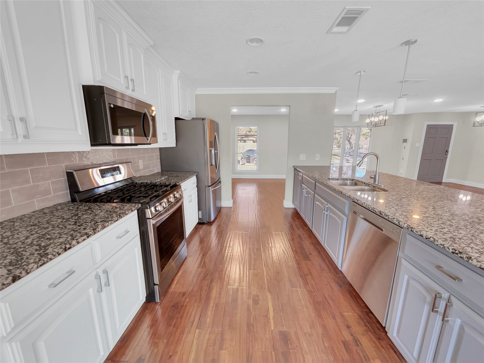 1736 Reynoldston Lane Dallas TX 75232