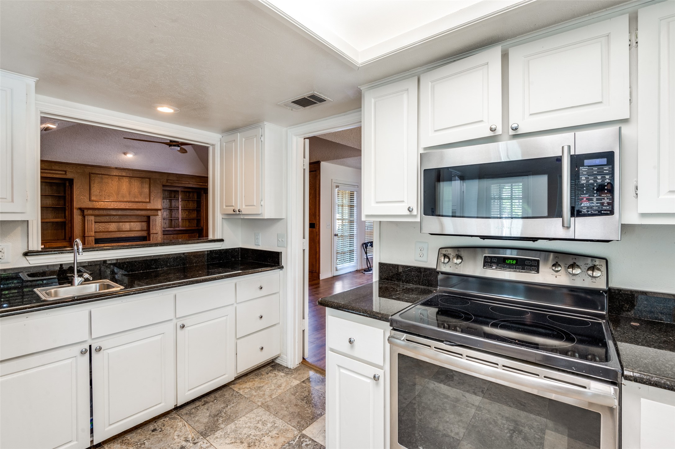 14813 Sopras Circle Addison TX 75001
