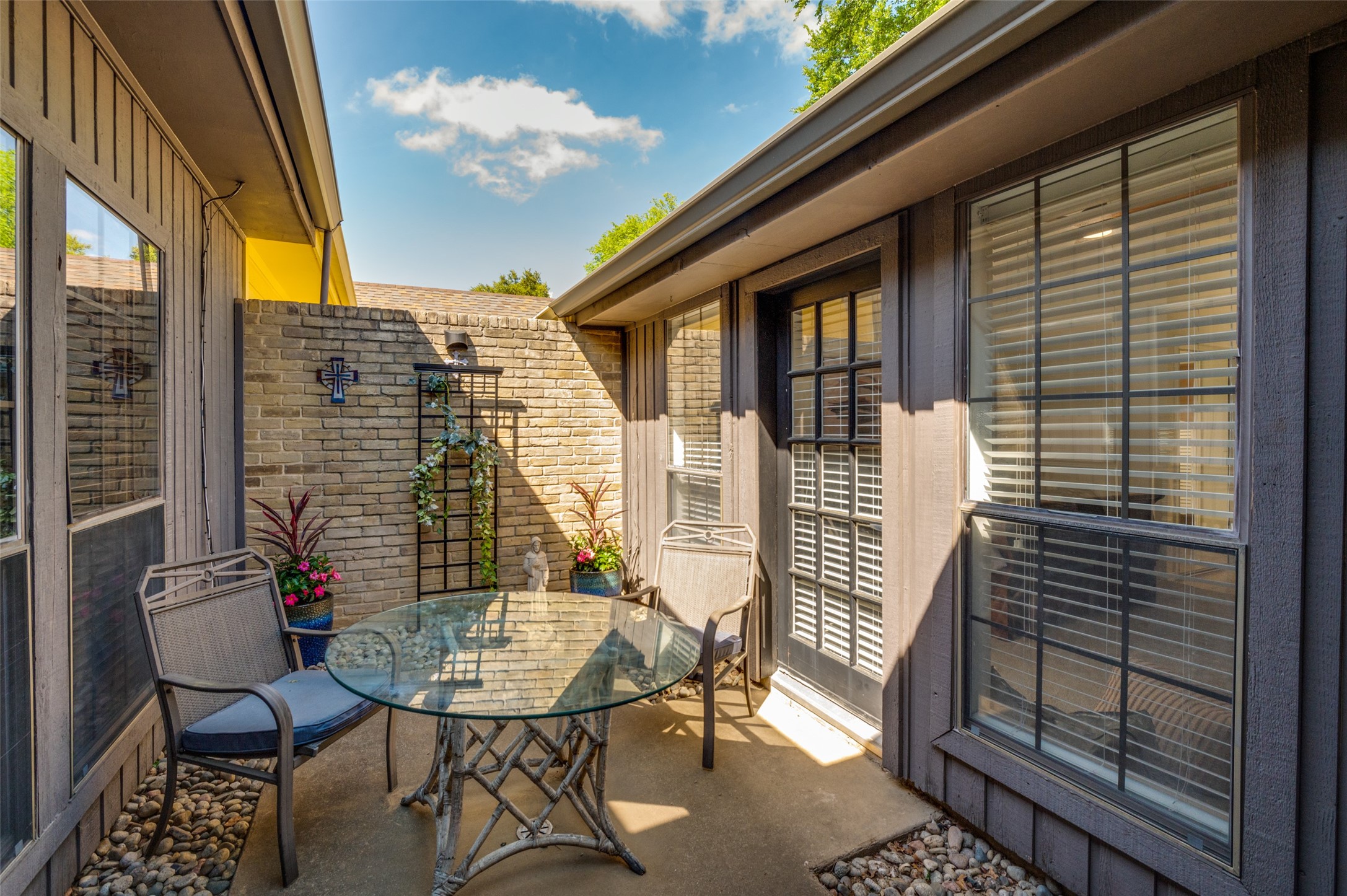14813 Sopras Circle Addison TX 75001