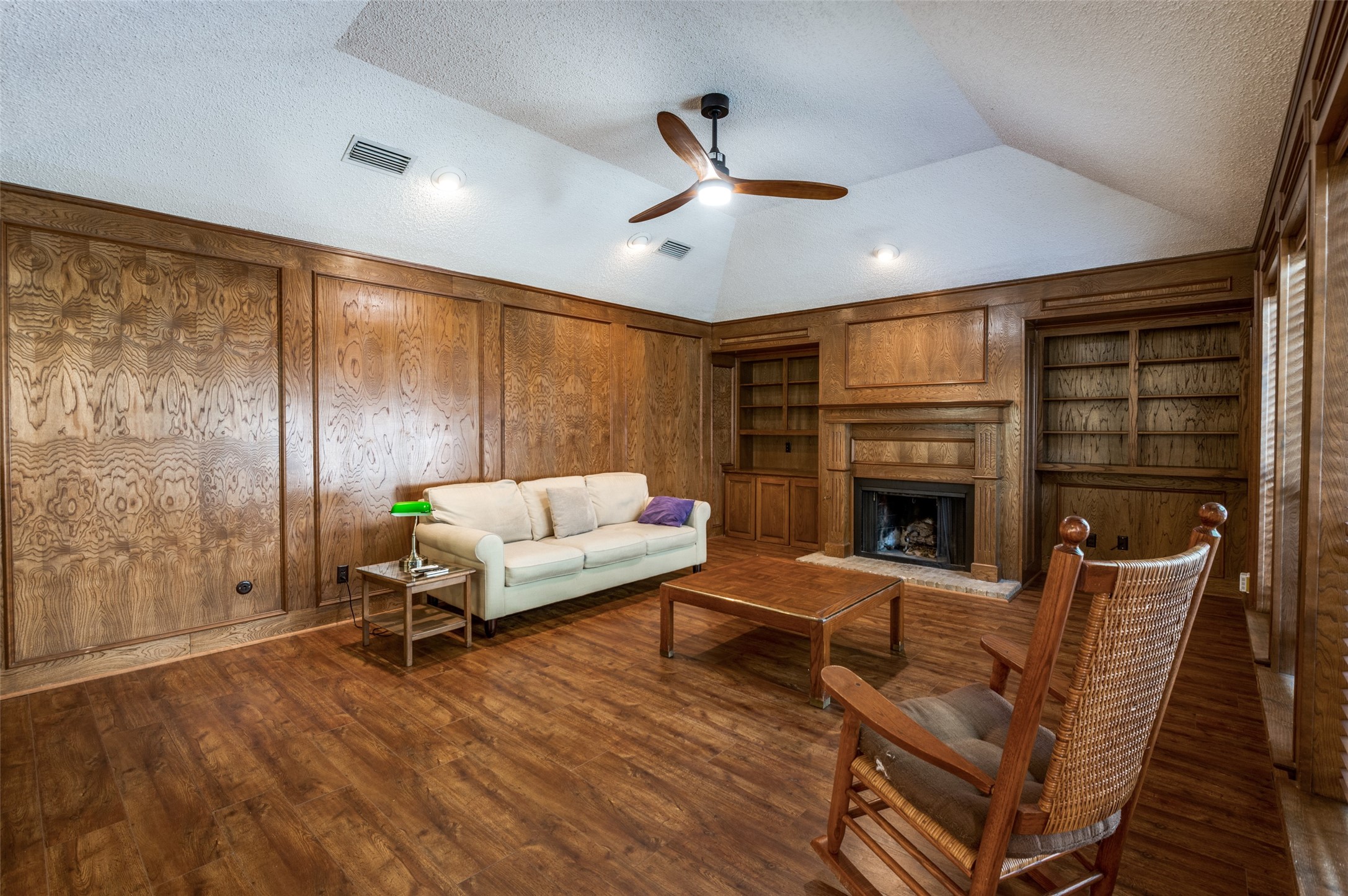 14813 Sopras Circle Addison TX 75001