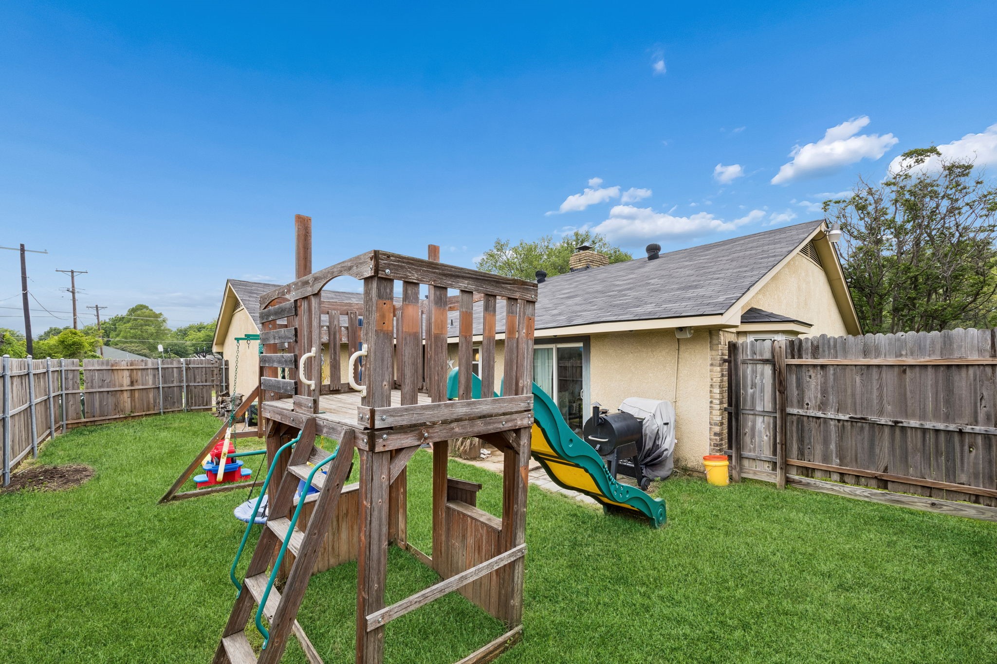 722 Royal Oaks Drive Garland TX 75040
