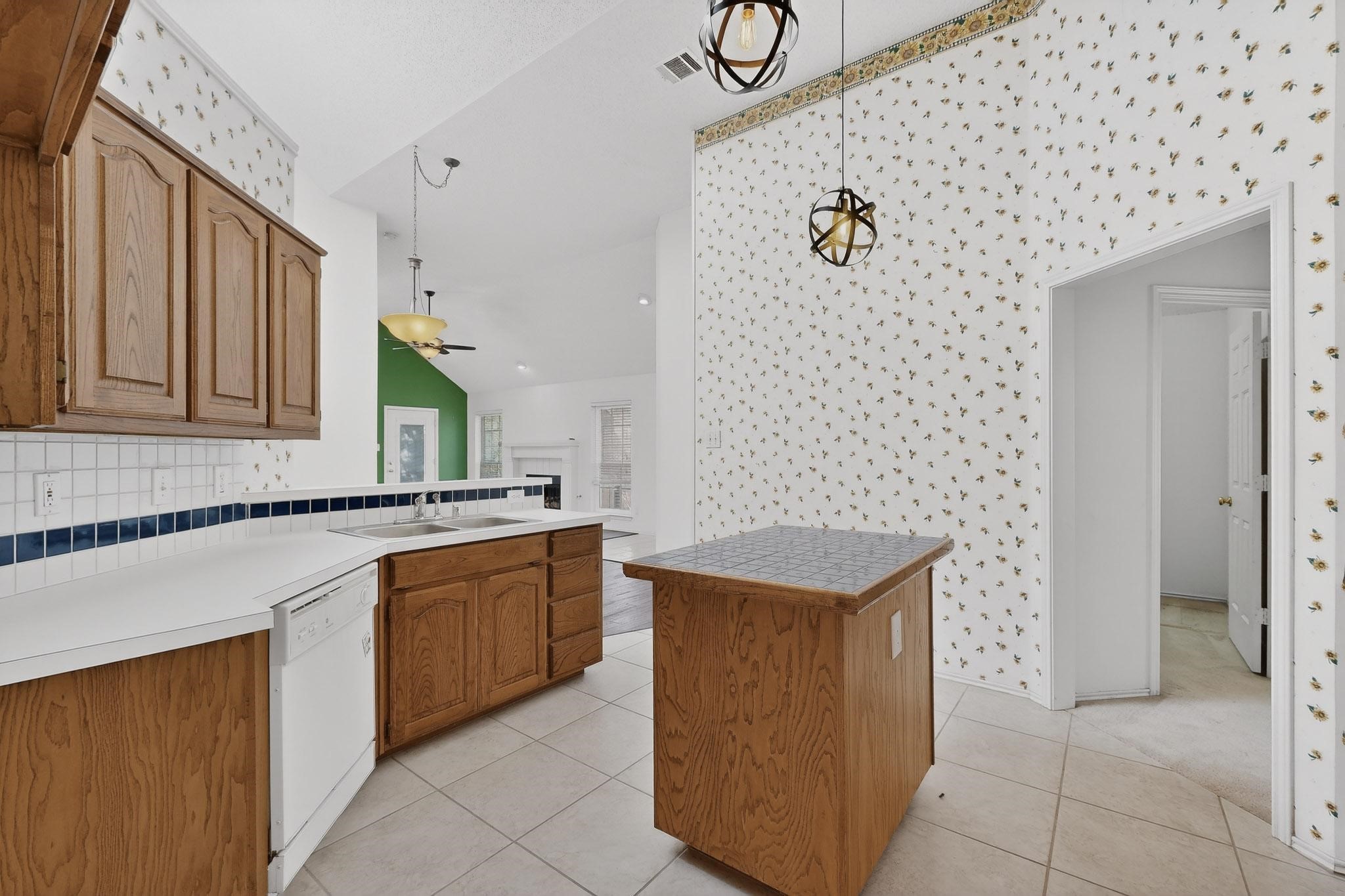 2086 Montclair Lane Lewisville TX 75067