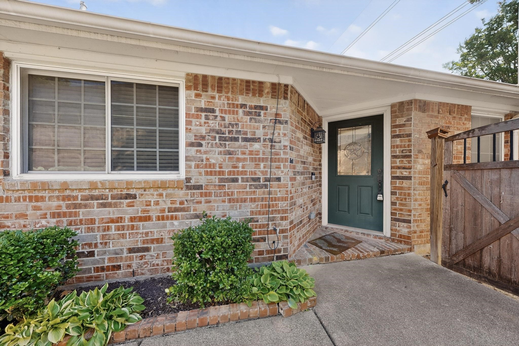 2086 Montclair Lane Lewisville TX 75067