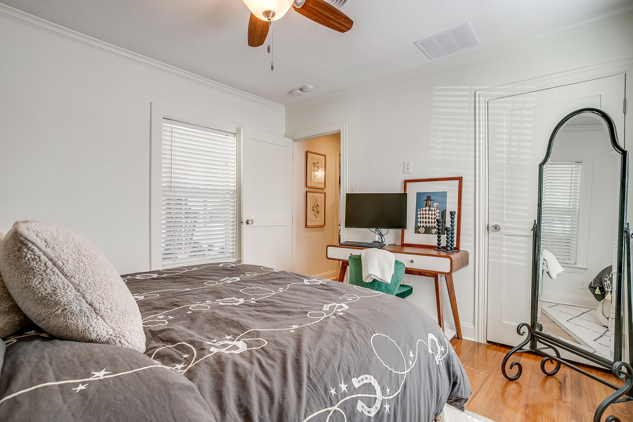 4924 Calmont Avenue Fort Worth TX 76107