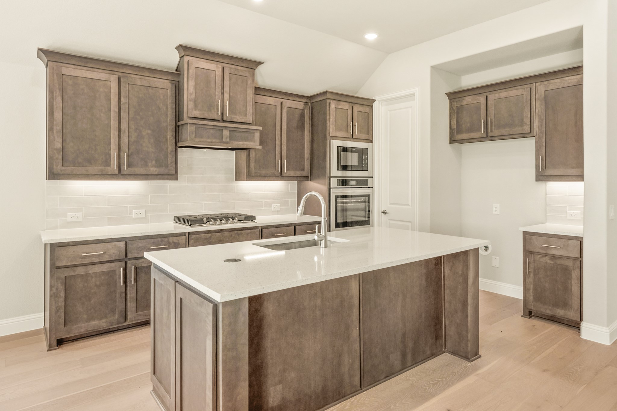 1098 Foxtail Drive Justin TX 76247