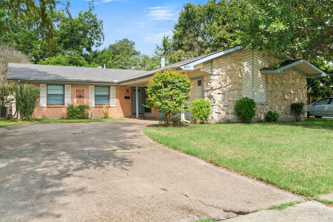 921 Lawson Drive Garland TX 75042