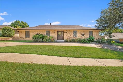 110 La Fawn Circle Garland TX 75043