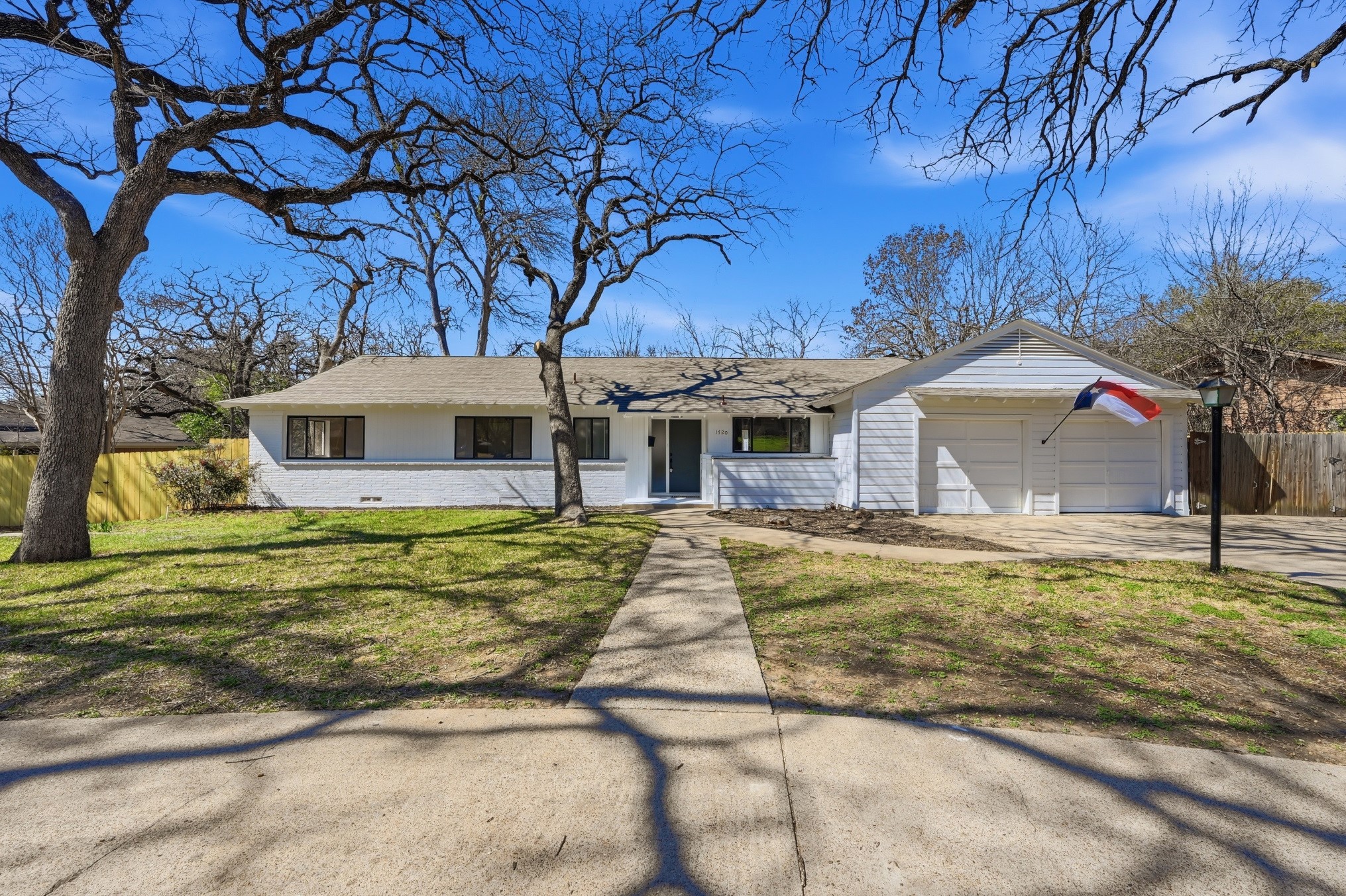 1720 Woods Drive Arlington TX 76010