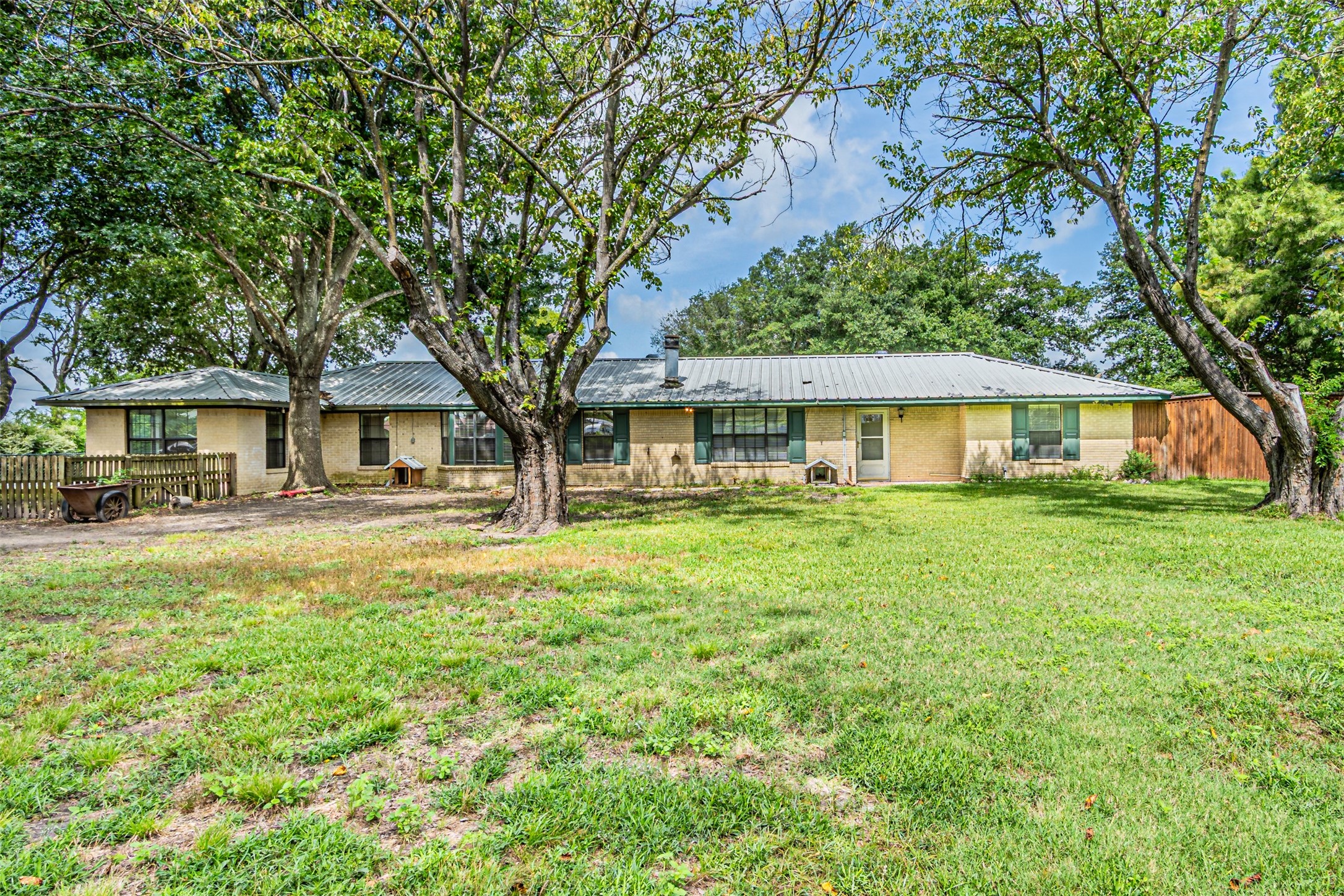 7821 N State Highway 34 Oak Ridge TX 75161