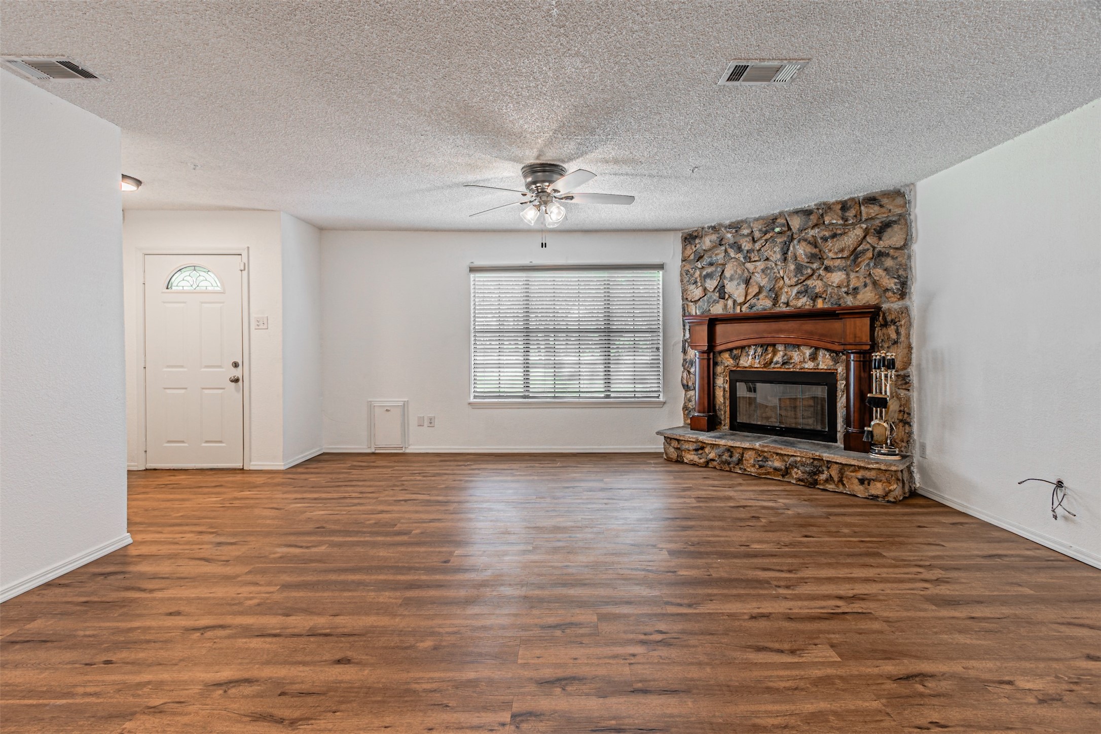 7821 N State Highway 34 Oak Ridge TX 75161