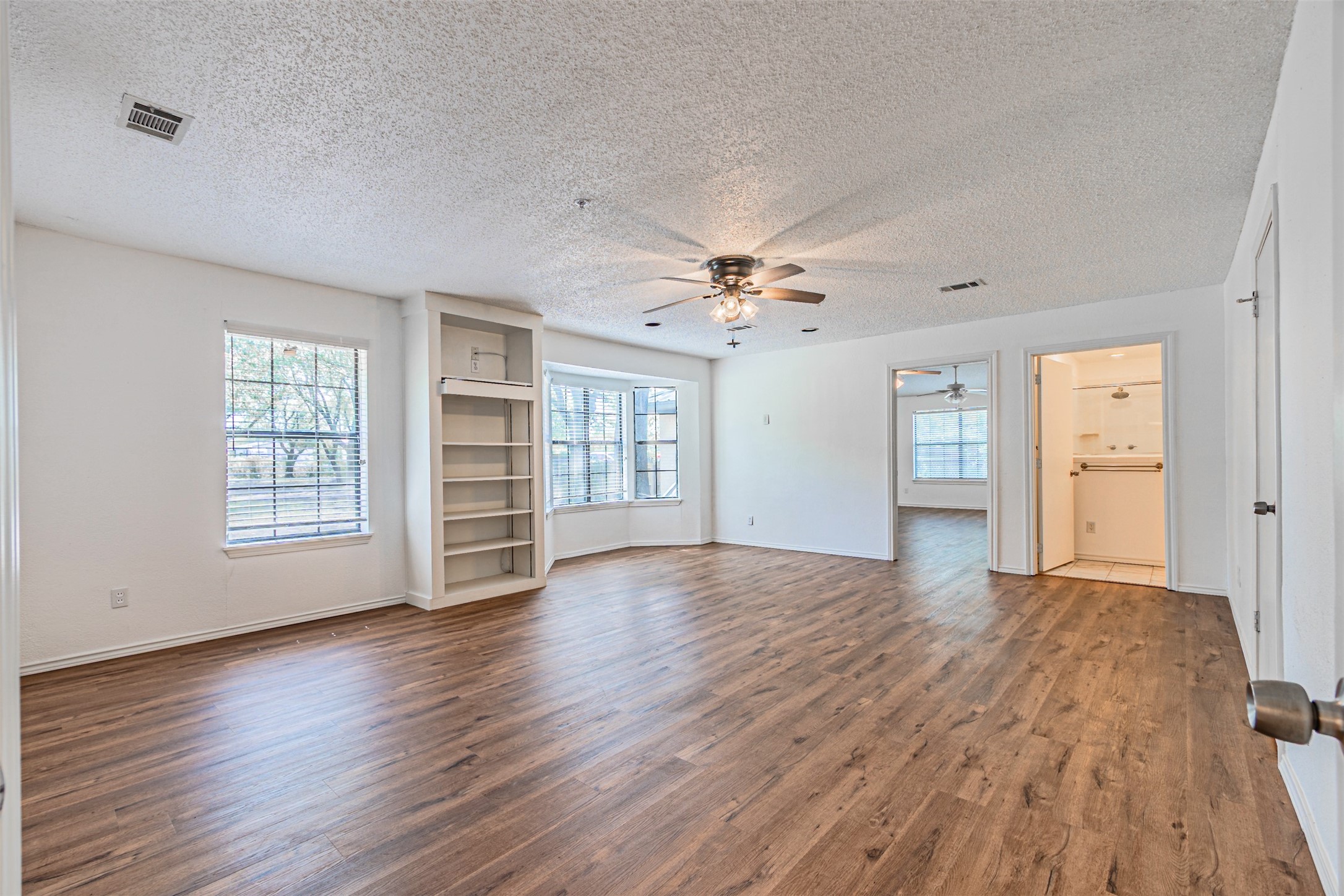 7821 N State Highway 34 Oak Ridge TX 75161