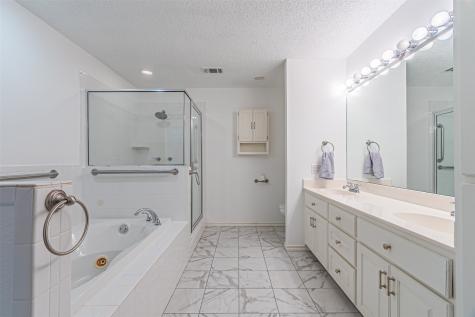 7821 N State Highway 34 Oak Ridge TX 75161
