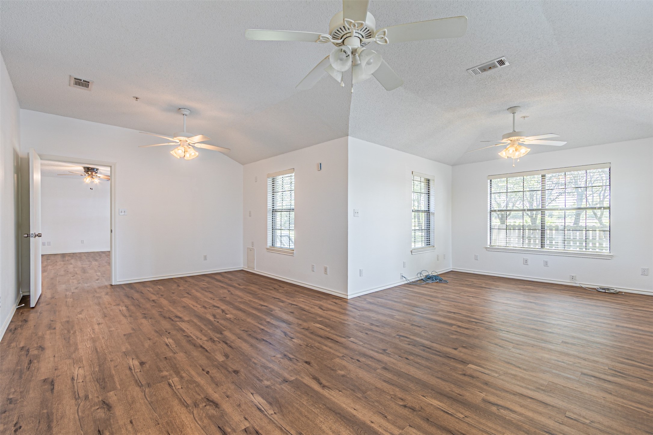 7821 N State Highway 34 Oak Ridge TX 75161