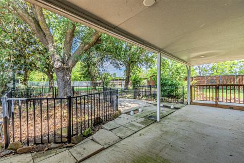 7821 N State Highway 34 Oak Ridge TX 75161