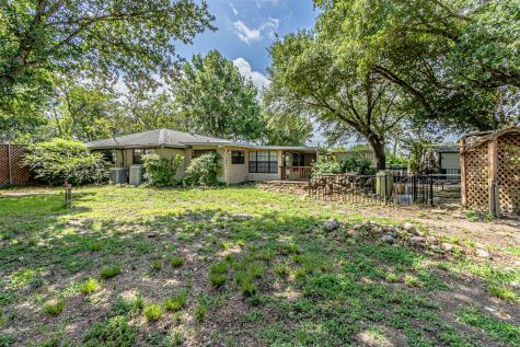 7821 N State Highway 34 Oak Ridge TX 75161