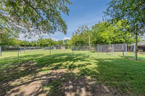 7821 N State Highway 34 Oak Ridge TX 75161