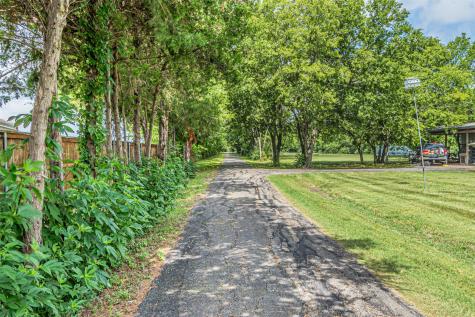 7821 N State Highway 34 Oak Ridge TX 75161