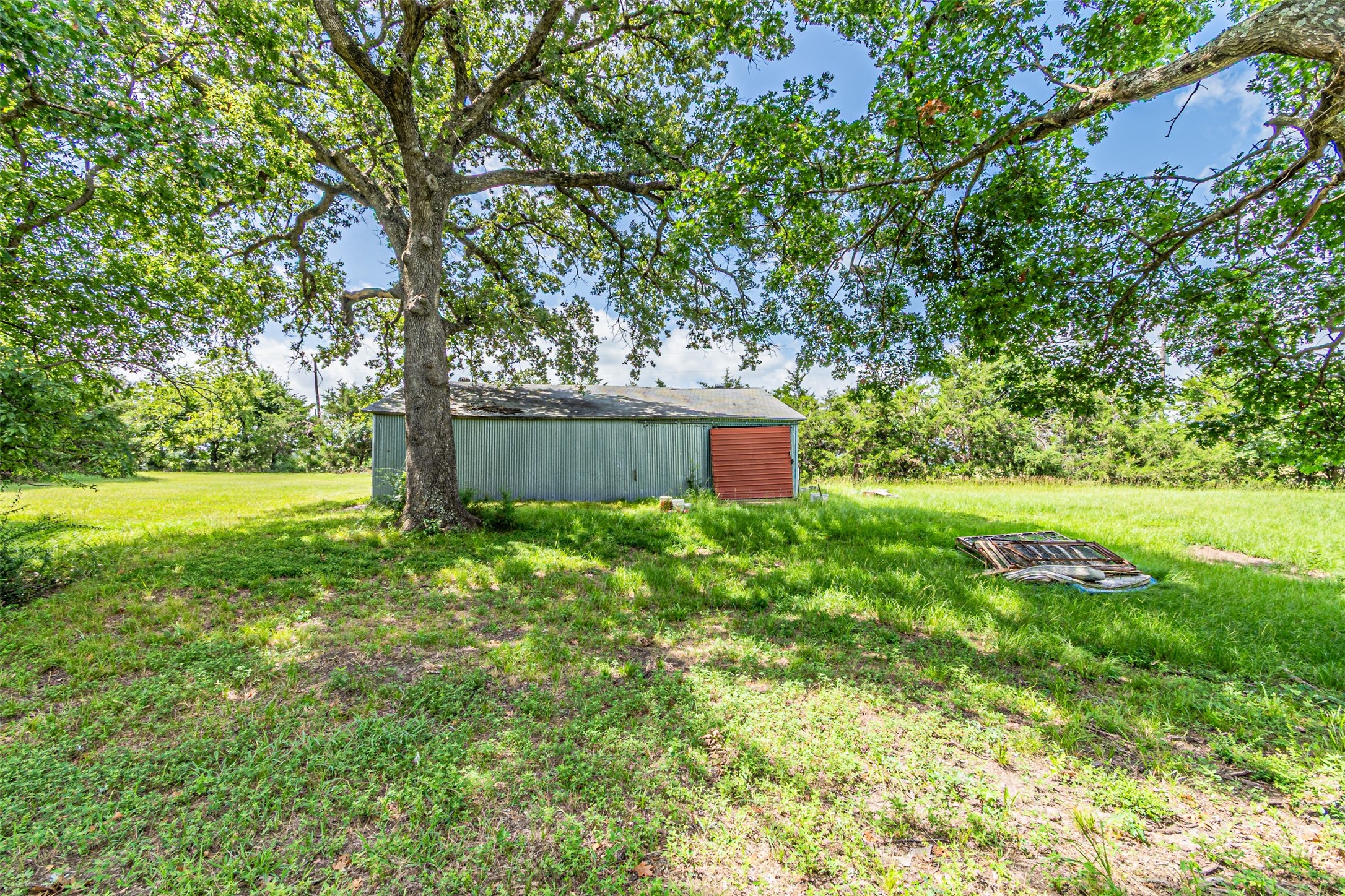 7821 N State Highway 34 Oak Ridge TX 75161
