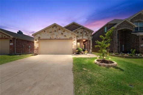 8904 Tenderfoot Lane Aubrey TX 76227