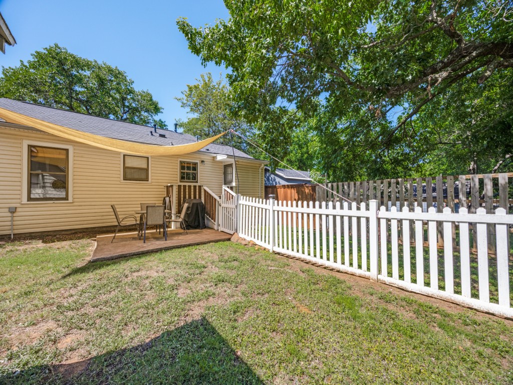 1109 W Hanna Street Denison TX 75020