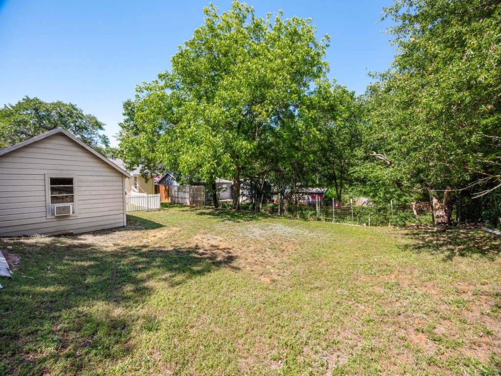 1109 W Hanna Street Denison TX 75020