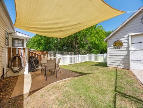 1109 W Hanna Street Denison TX 75020