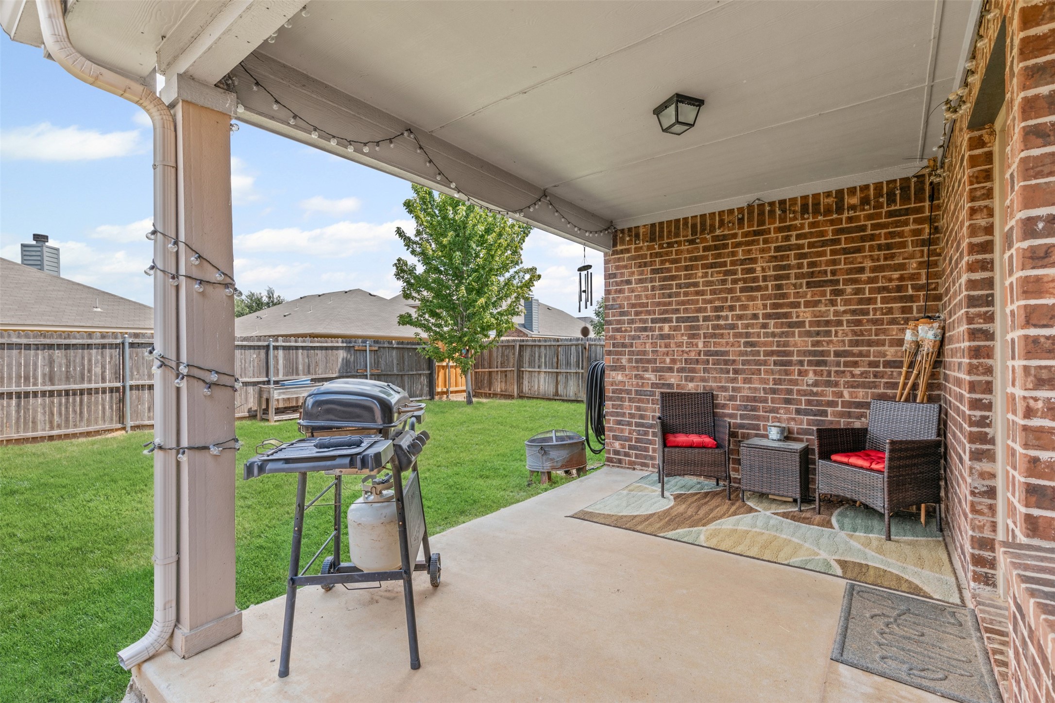 8837 Tenderfoot Lane Aubrey TX 76227