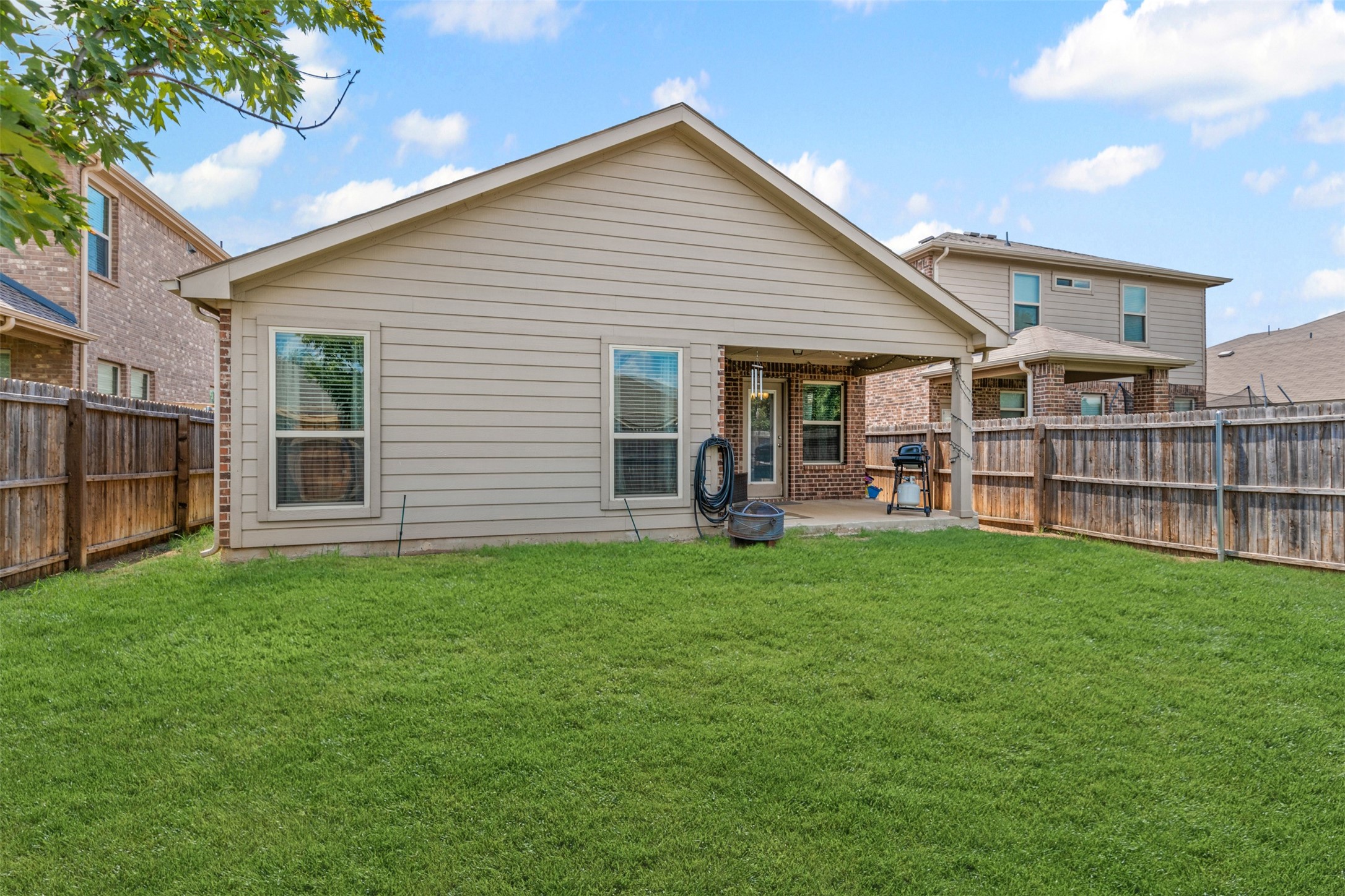 8837 Tenderfoot Lane Aubrey TX 76227