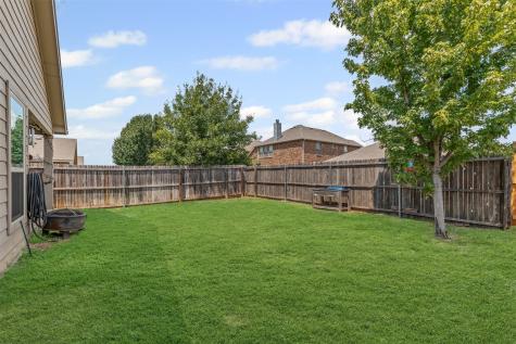 8837 Tenderfoot Lane Aubrey TX 76227