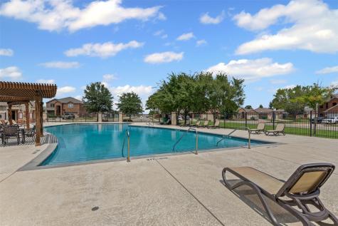 8837 Tenderfoot Lane Aubrey TX 76227