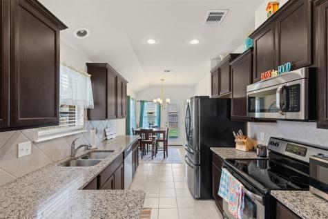 8837 Tenderfoot Lane Aubrey TX 76227