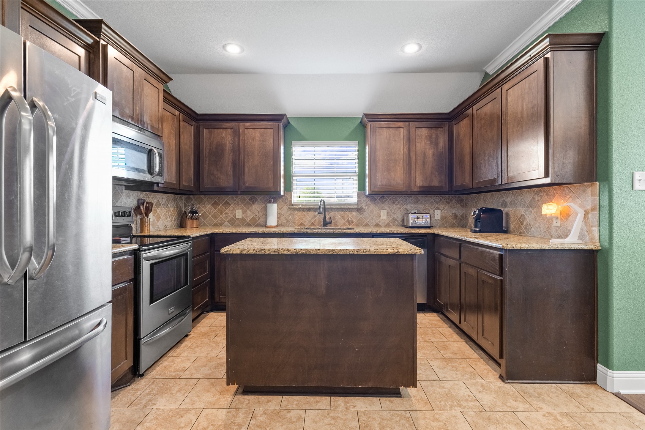 6512 Ashland Drive Greenville TX 75402