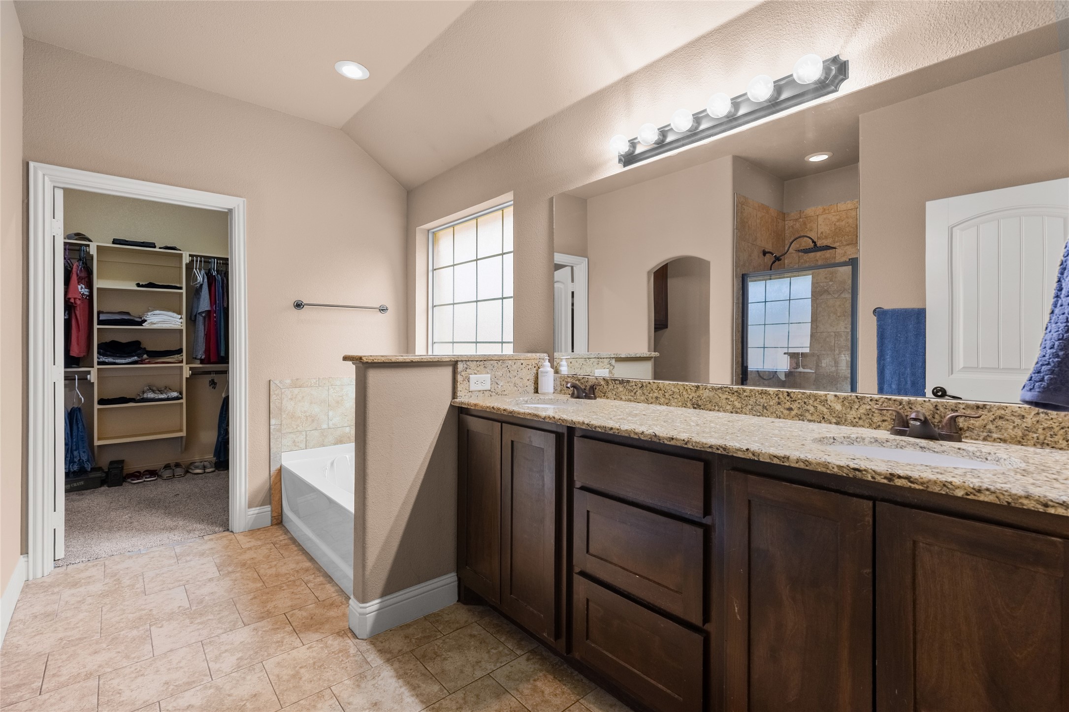 6512 Ashland Drive Greenville TX 75402